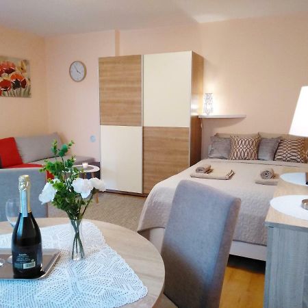 Sunray Studio Apartment Загреб Экстерьер фото